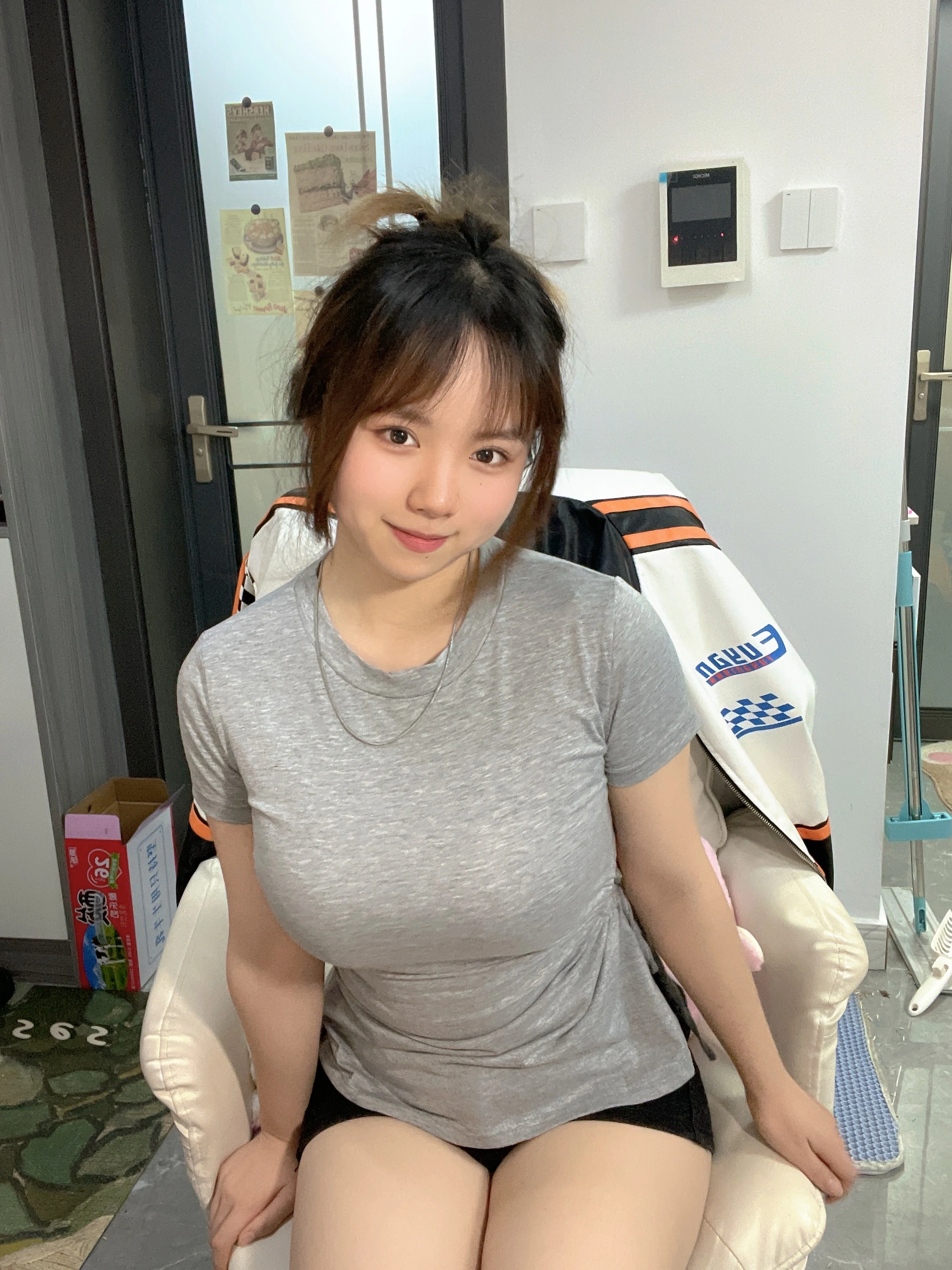 葱油饼er – 灰灰 16P